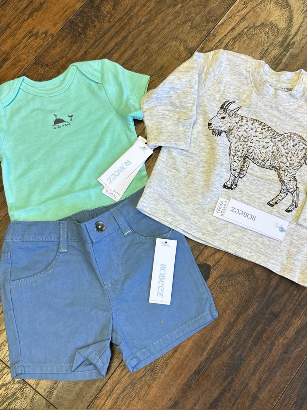 Boys Robeez NWT 3 piece short set size 3-6 months<<<410>>>>
